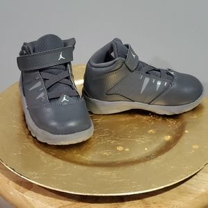 Gym shoes